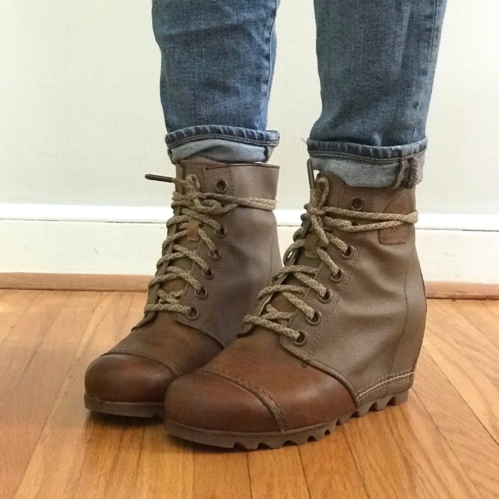 Sorel Women's 1964 Premium Wedge size 9