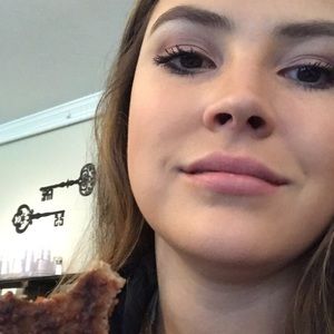 Meet your Posher, Brooke