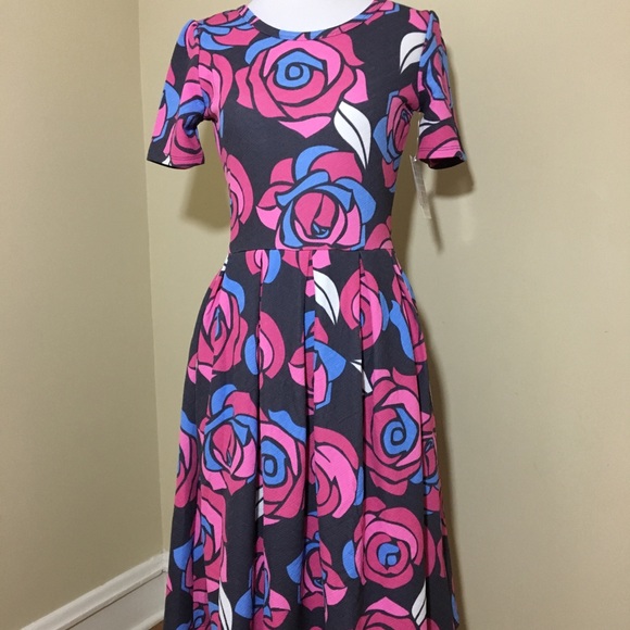 LuLaRoe Amelia Dress Size Small. Fits size 6-8. - Picture 1 of 1