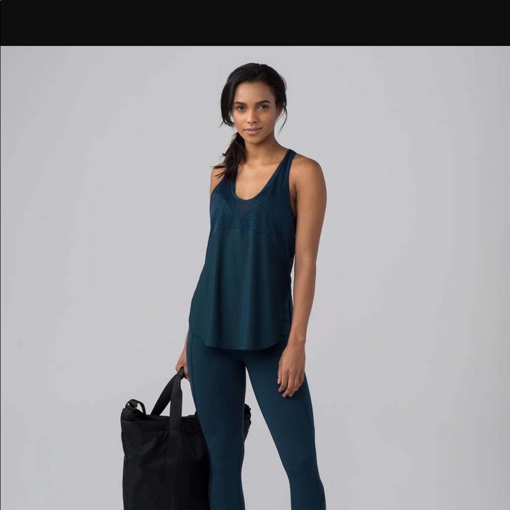 Nwt lululemon Twist and train tank