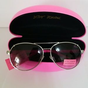 Betsey Johnson Sunglasses + Case Betsey Johnson Sunglasses + Case