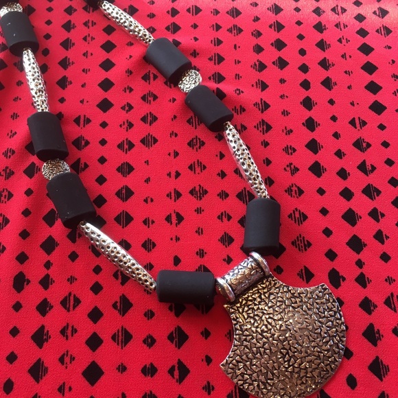 Red and black flowing tank top w/ black necklace - Picture 7 of 7