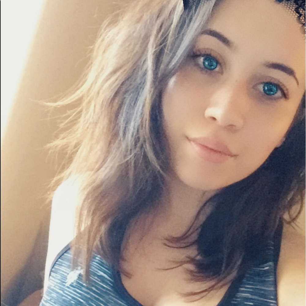 Meet your Posher, Valentina