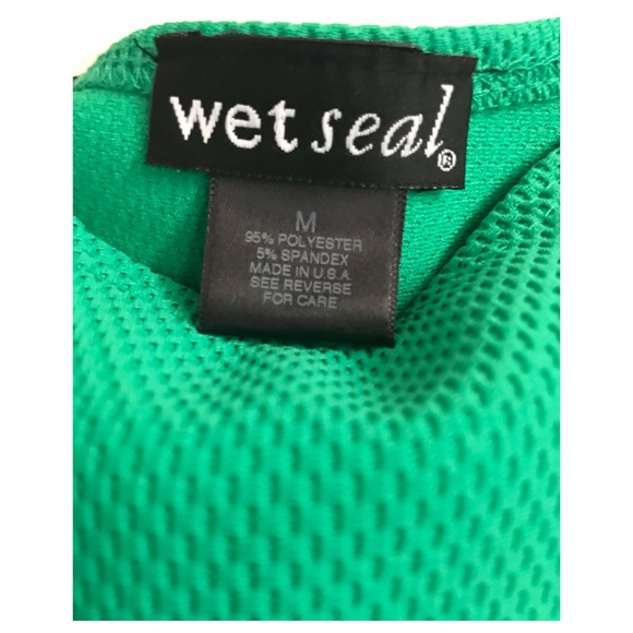 3/$10 Green flowy dress 👗 - Picture 4 of 4