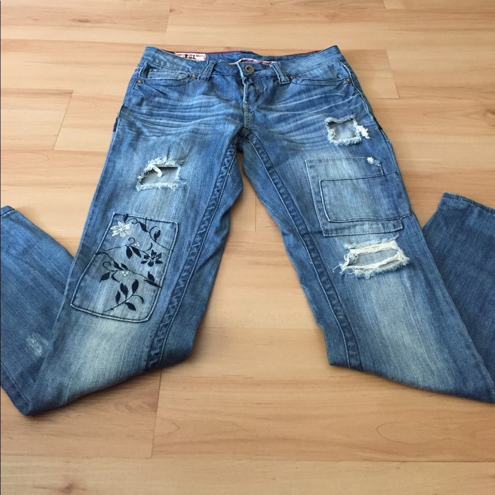 Distressed Skinny Jeans