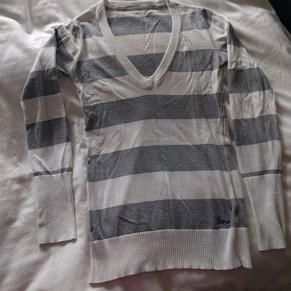 Aeropostale grey & white sweater with deep V neck