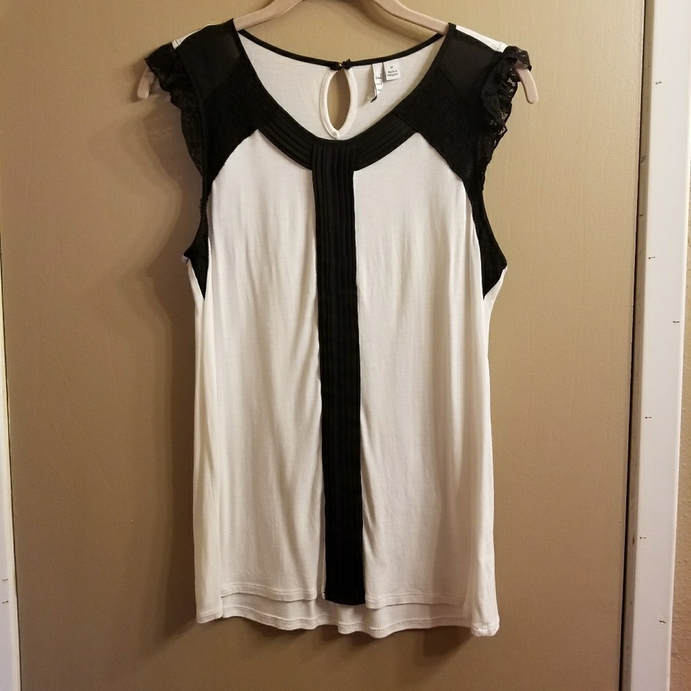 Black and White Elle Top
