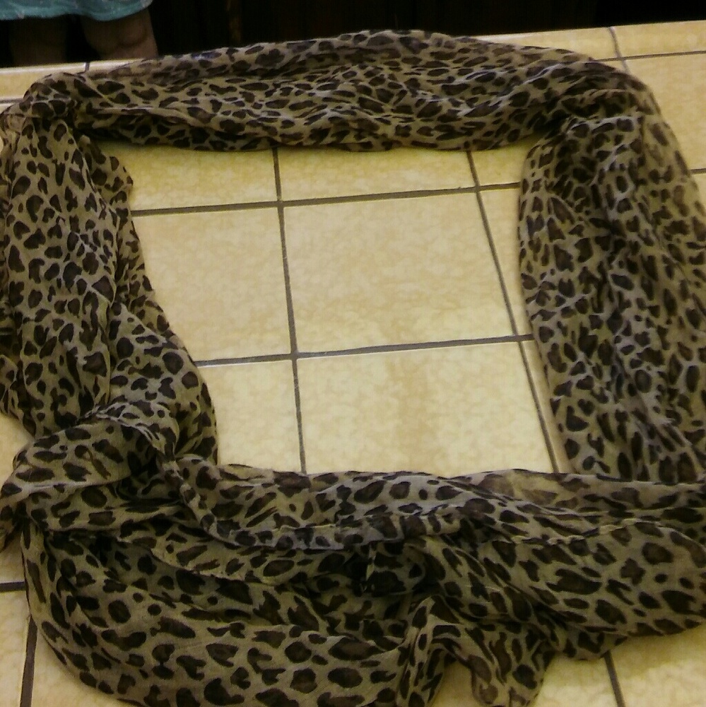 Leopard scarf