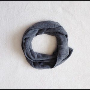 H&M grey scarf