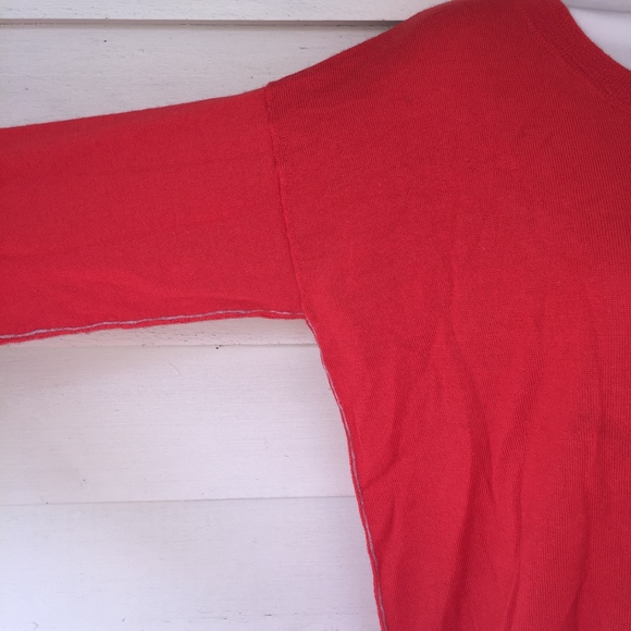 WALLACE bright red reverse seam/button sh.sweater - Picture 7 of 7