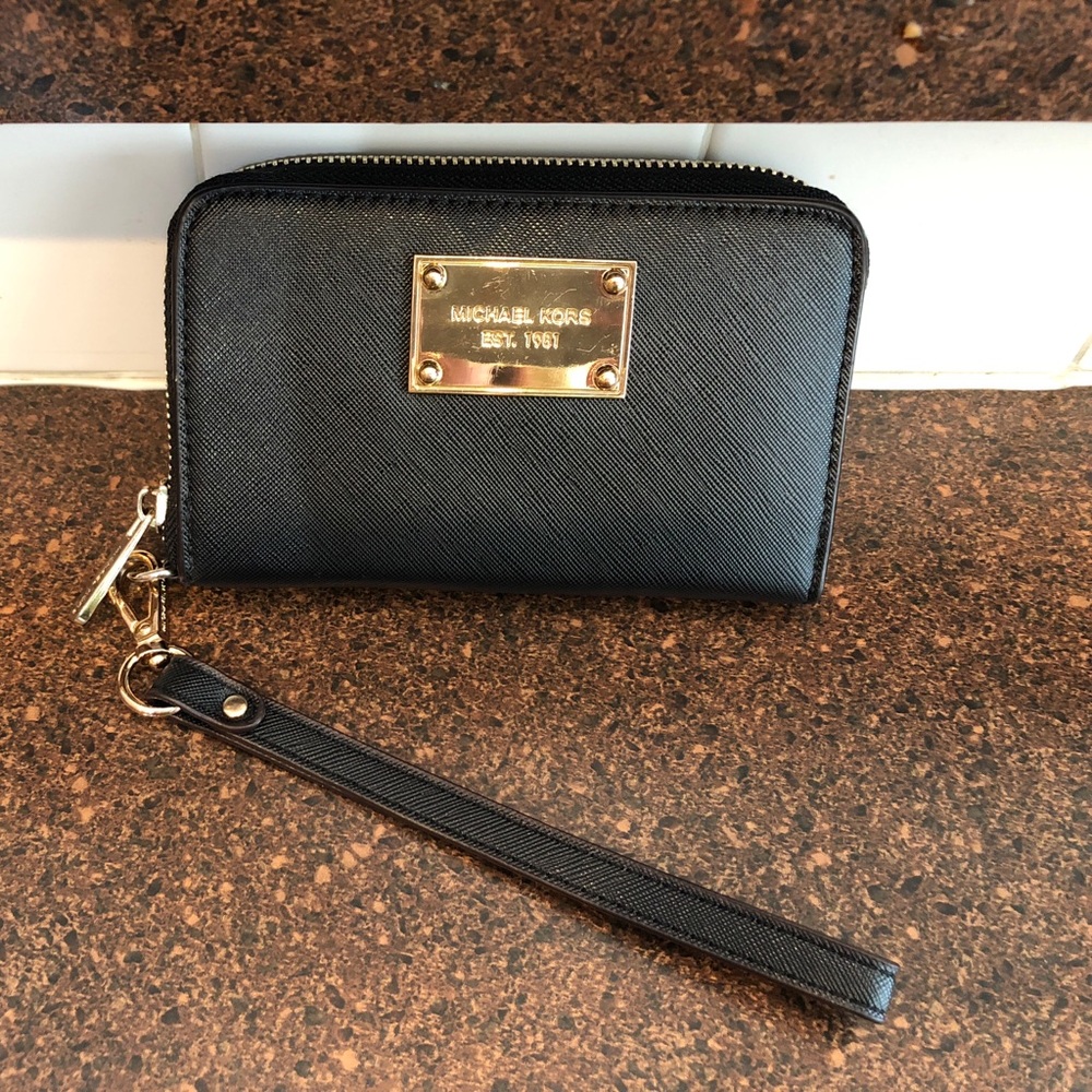 Michael Kors Wristlet Wallet