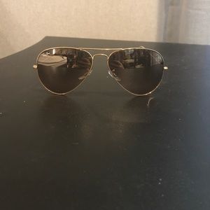 RAY BANS women's rose gold aviator sunglasses RAY BANS women's rose gold aviator sunglasses