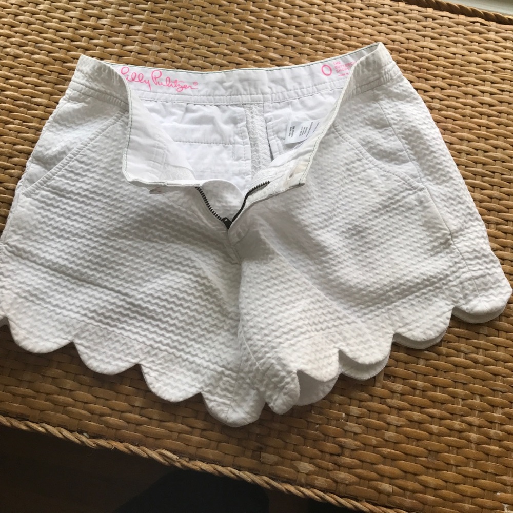 White Lilly shorts size 0