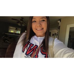 Meet your Posher, Monica