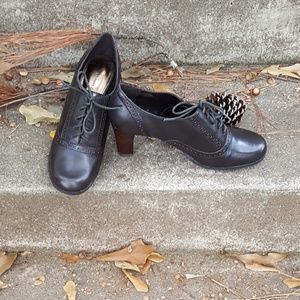 Etienne Aigner oxford pumps