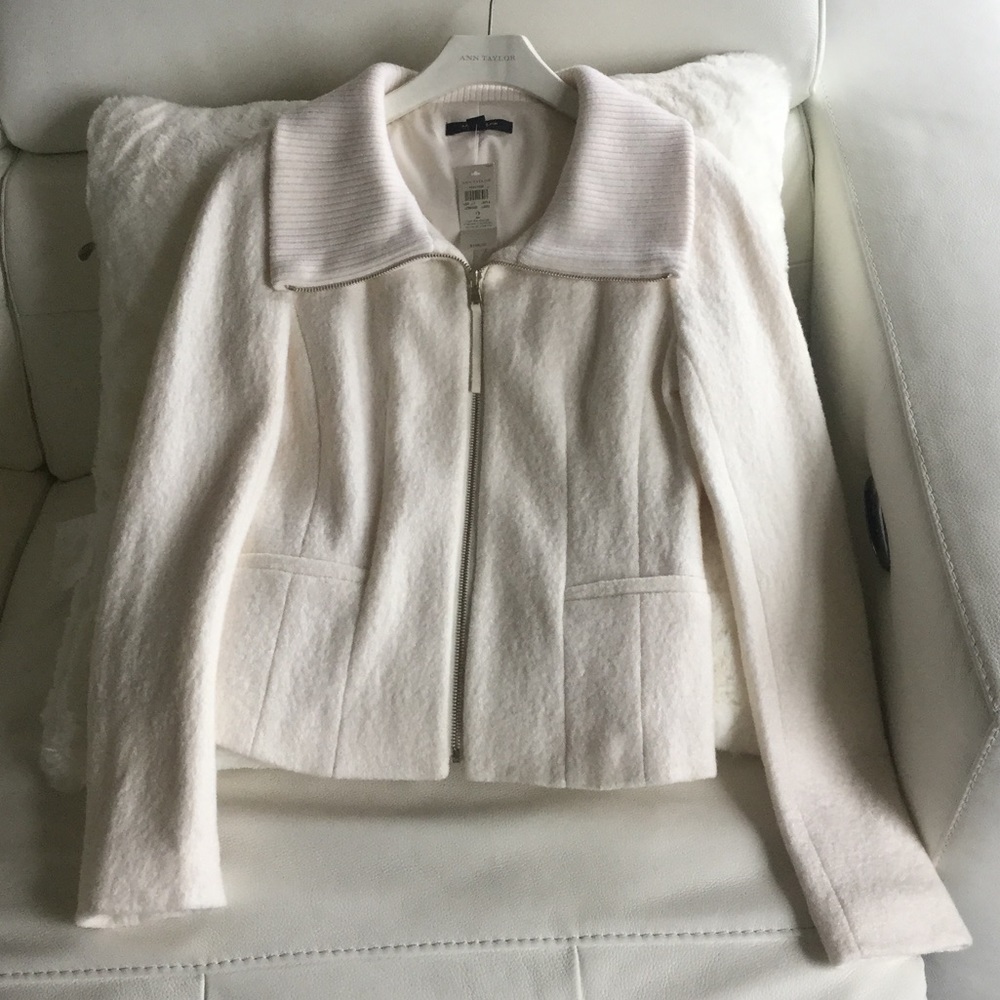 NWT beautiful Ann Taylor coat, 2
