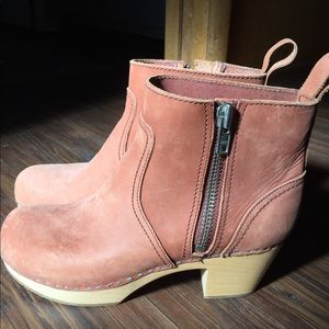 Swedish hasbeens "zip it up emmy"