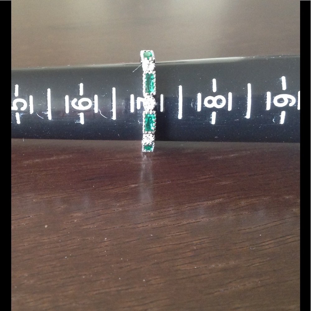 🆕 Green & Cubic Zirconia Baguette Cut Ring-Sz. 7