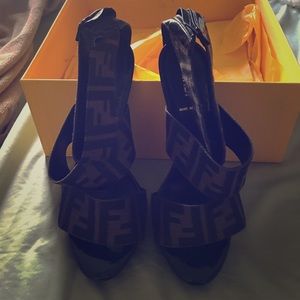 Gorgeous Fendi sandal AUTHENTIC! Like new ! Gorgeous Fendi sandal AUTHENTIC! Like new !