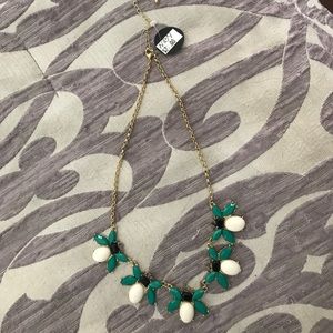 NWT statement necklace