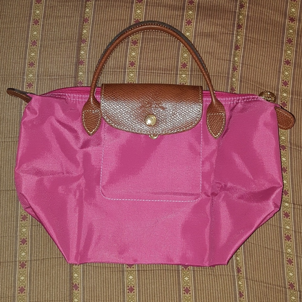 Longchamp beautiful small fuchsia hand-held🎃