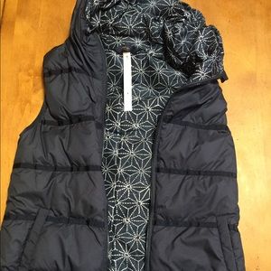 NWT navy blue reversible Lululemon vest