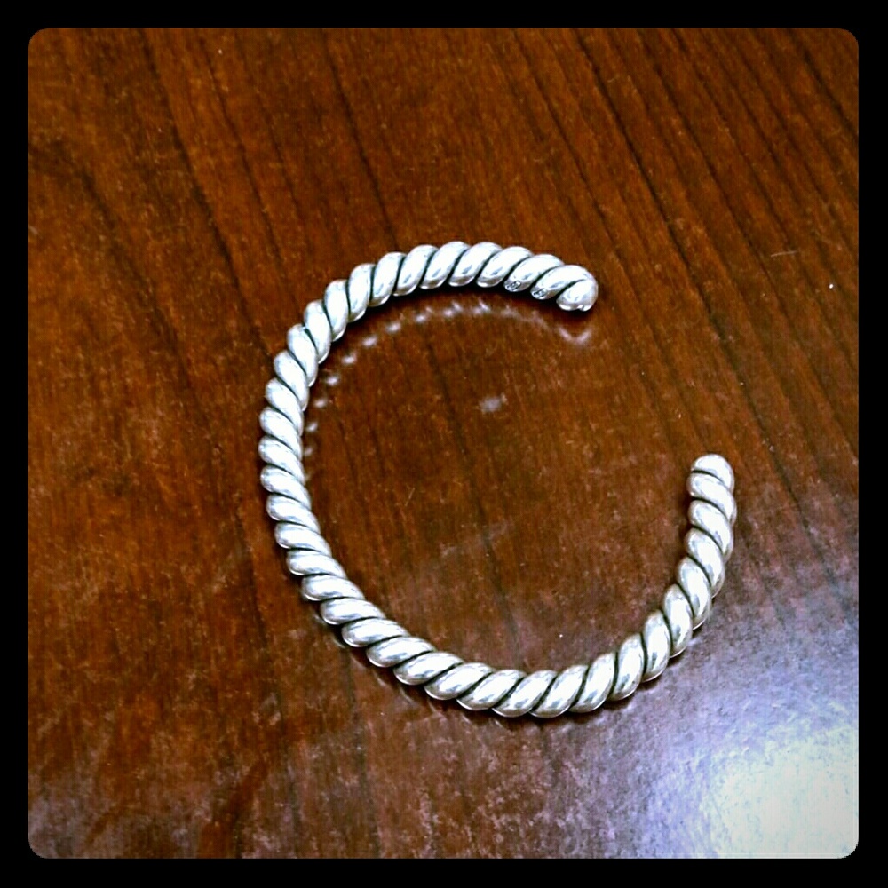 Cable cuff universal bracelet