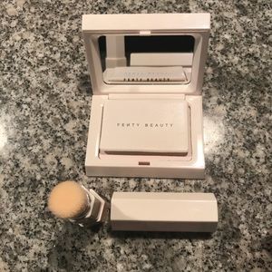 Fenty Beauty Invisimatte Blotting Powder & Brush
