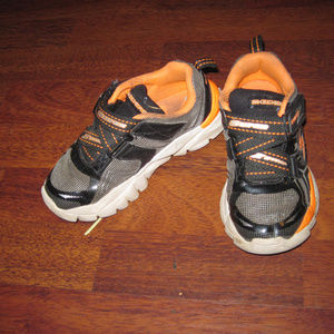 Sketchers size 11.5 toddler boys