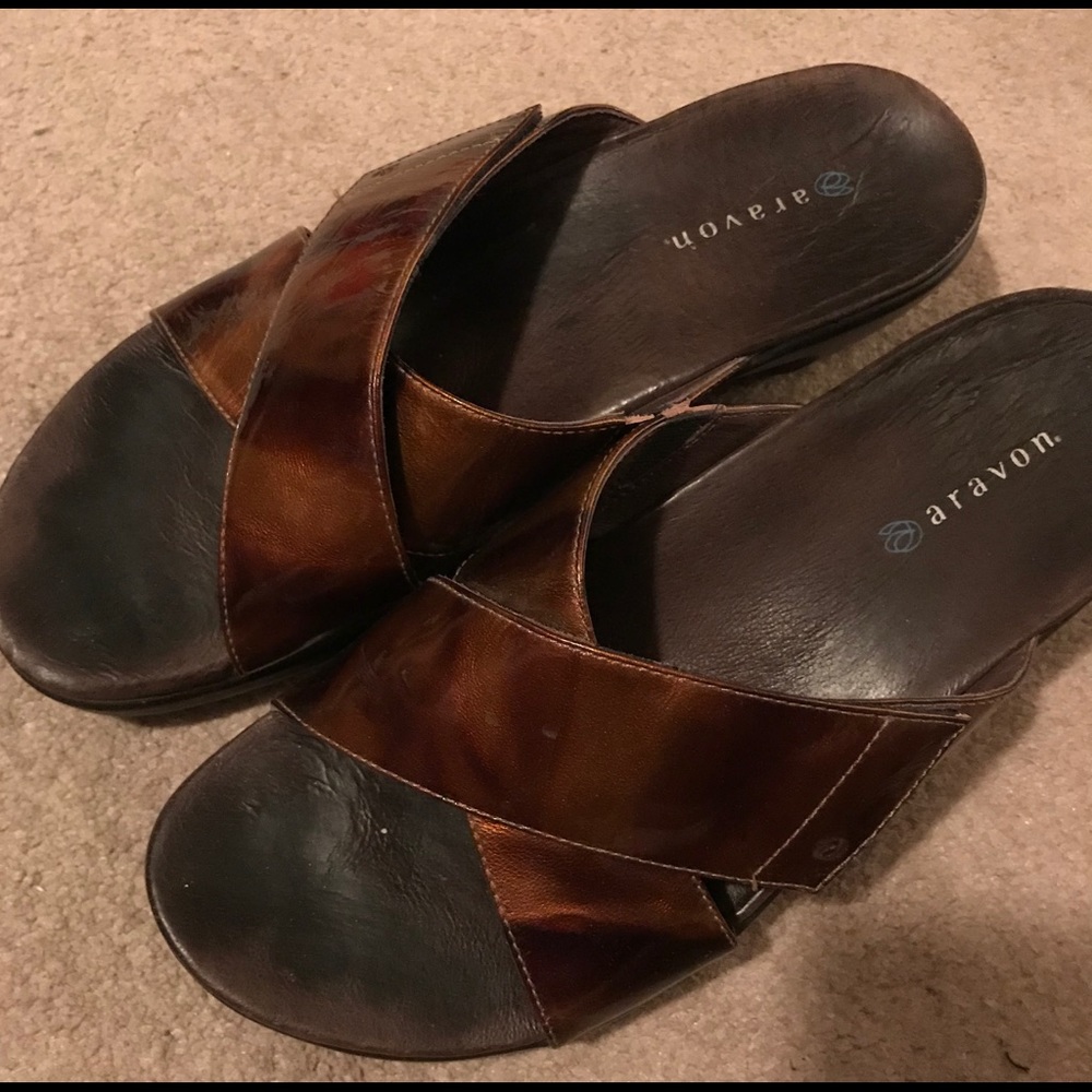 Aravon shoes