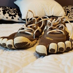 Vibrams Five Finger shoes size 45 12 mens