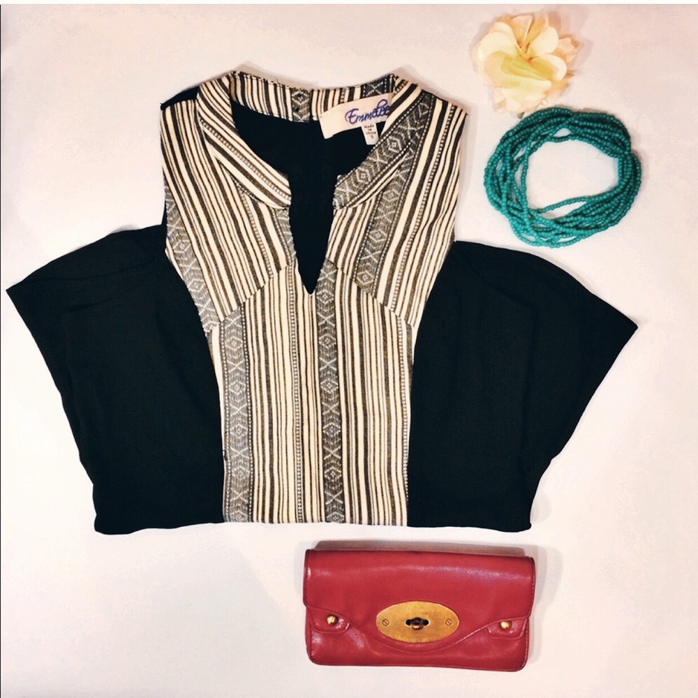 🌚🌞 BRAND NEW Francesca's blouse