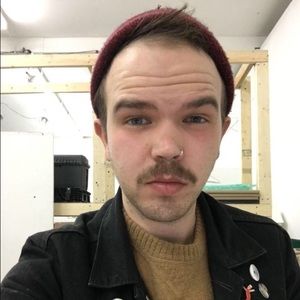 Meet your Posher, Devin
