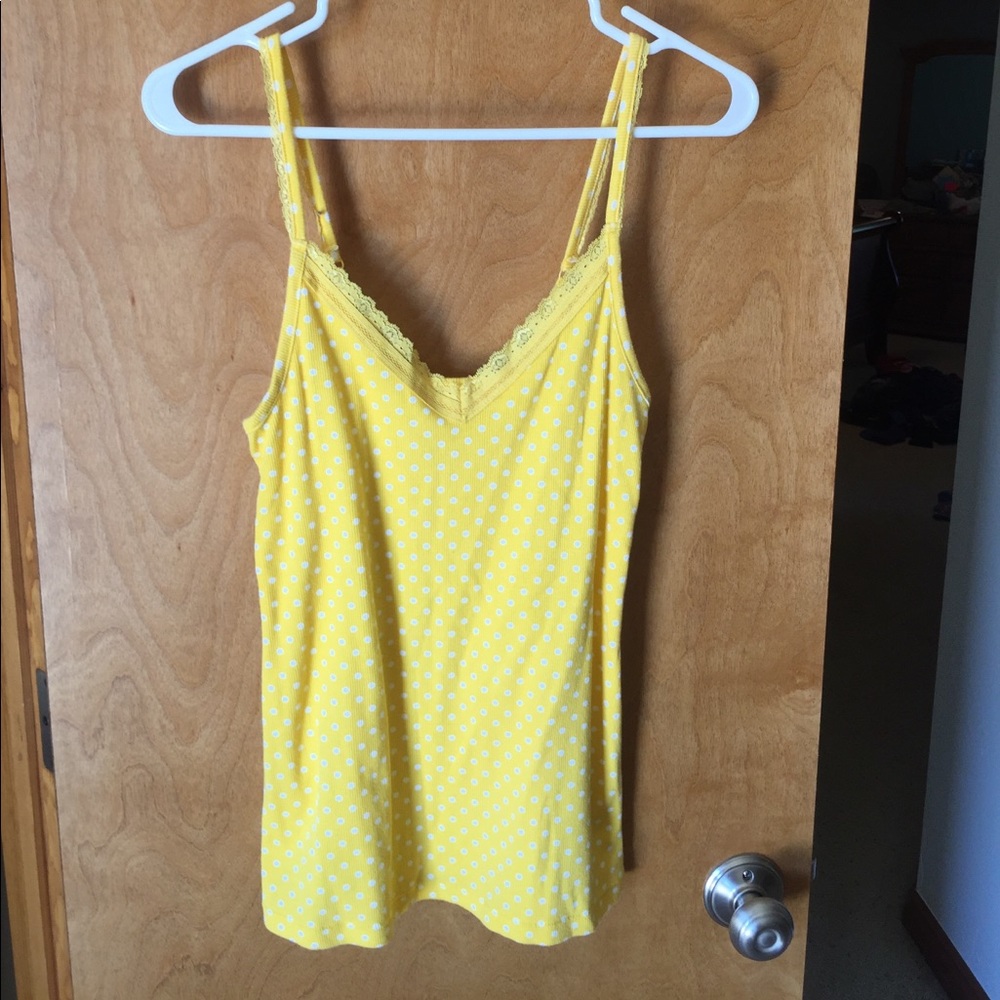 2 nearly new Old Navy cami tanks
