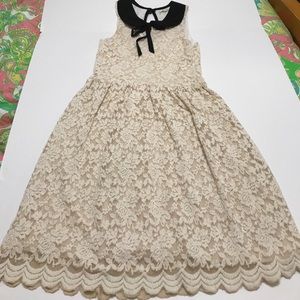 Antique lace sleeveless dress