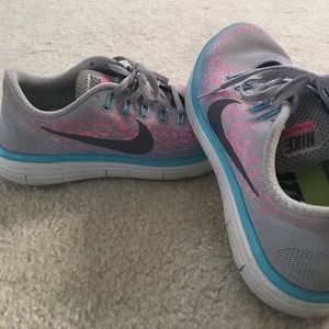 Women’s Nike free run distance