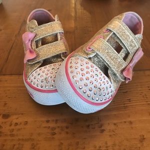 Skechers Twinkle Toes gold glitter with pink bows