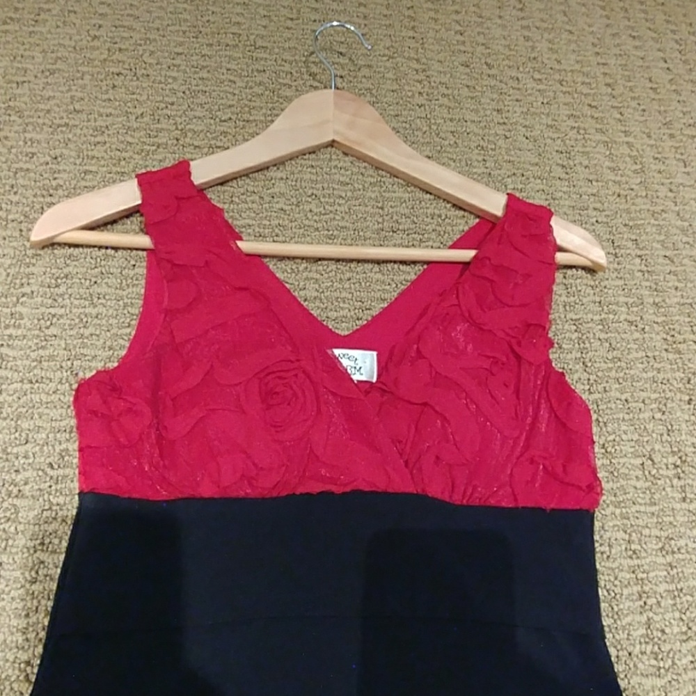 Dress - Picture 2 of 2