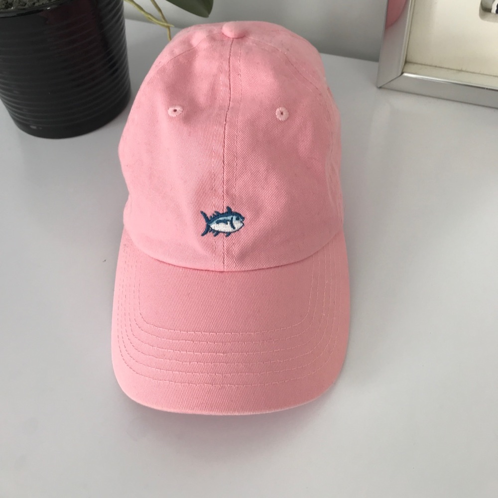 Gently worn southern tide hat.