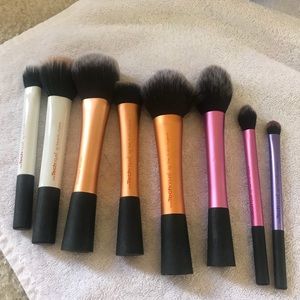 8 Real Techniques brushes-6 face and 2 eyes SET