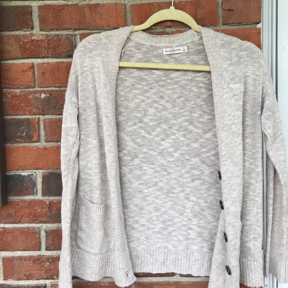 DONATING SOON: Abercrombie Fitch Slouchy Cardigan