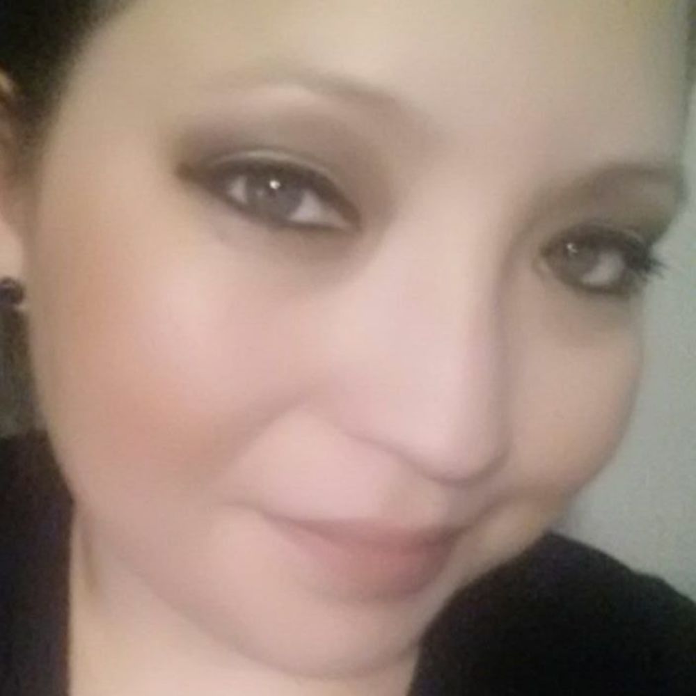 Meet your Posher, Adelina