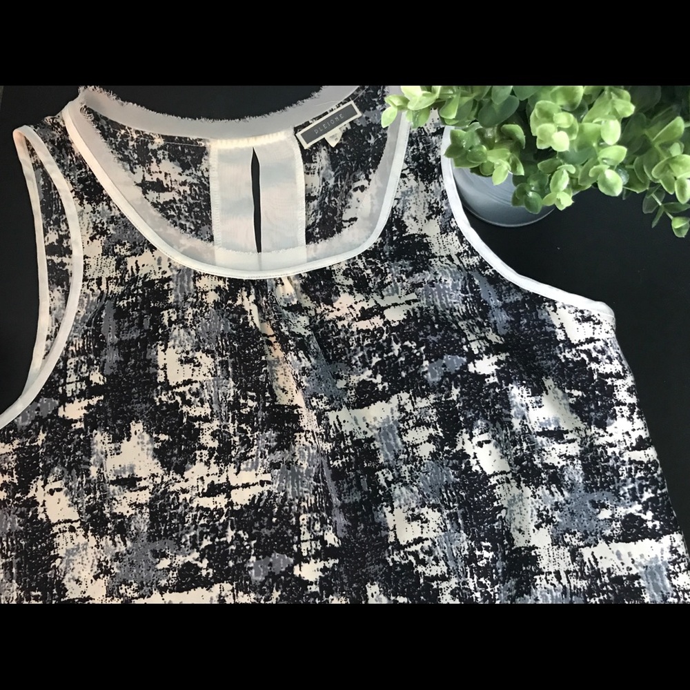 Blouse sleeveless top