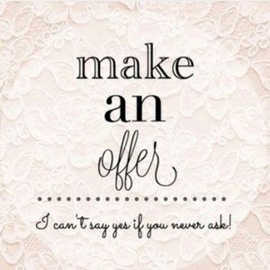 💕MAKE ME AN OFFER 💕