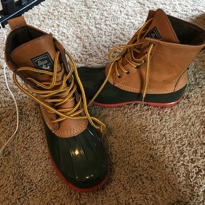 Size 8 barely worn GH Bass duck boots