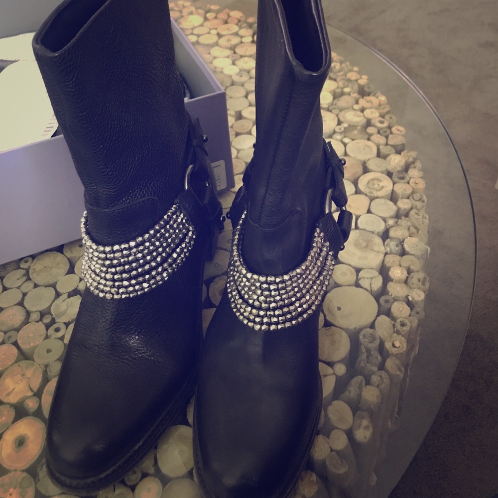 Vera wang Biker Boots