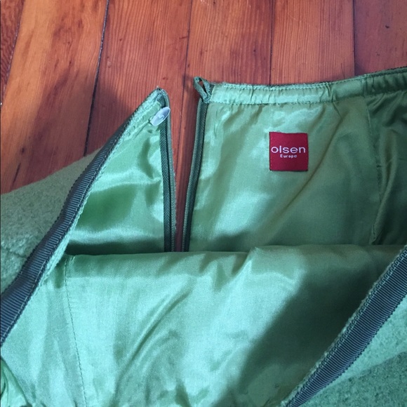 OLSEN  EUROPE SUIT - Picture 8 of 8