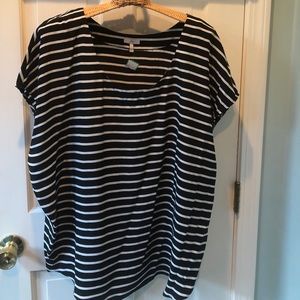 Women’s top Women’s top