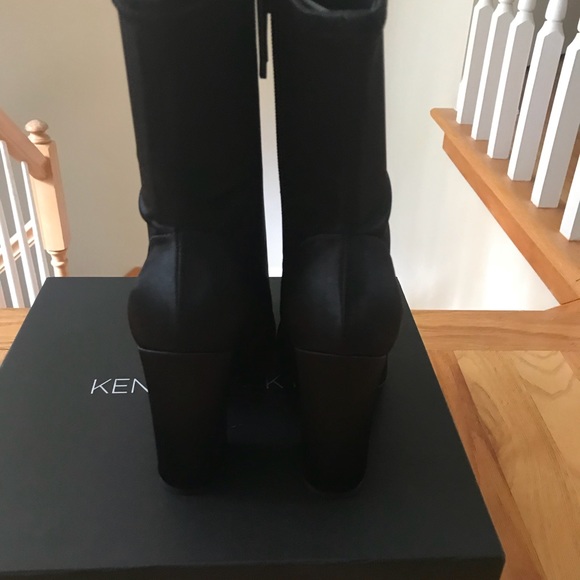 Black satin booties 6.5 - Picture 2 of 5