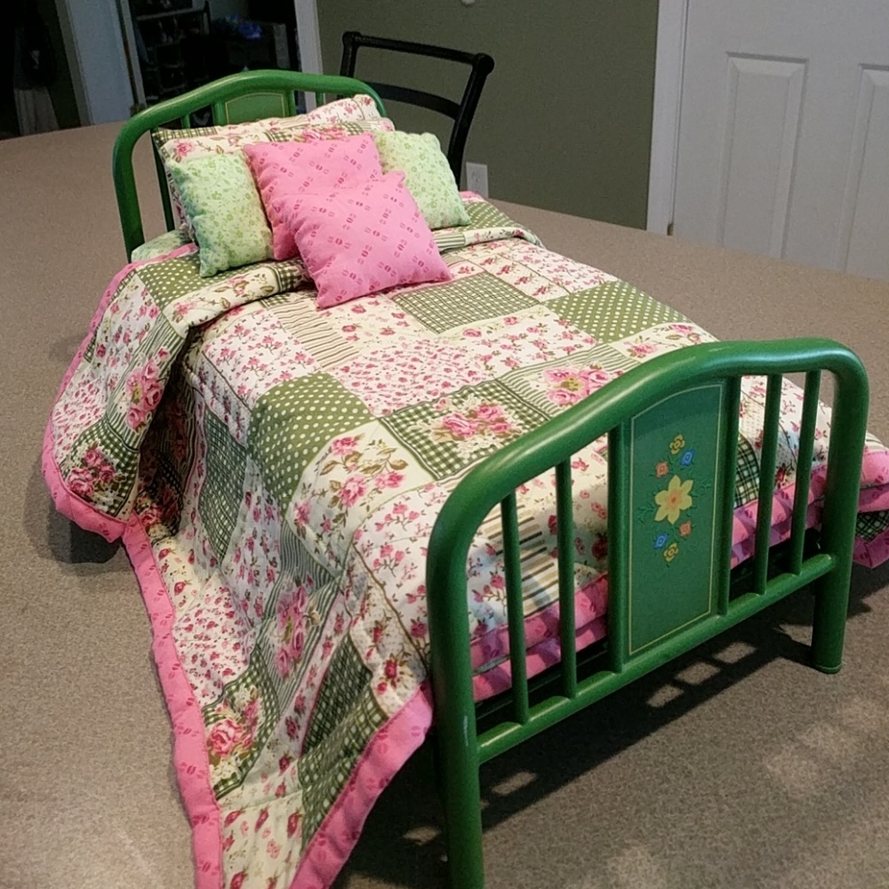 Kit's trundle bed
